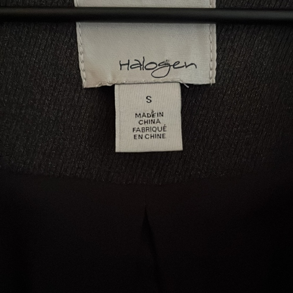 Halogen cape, well made and elevates an outfit! - Picture 3 of 5